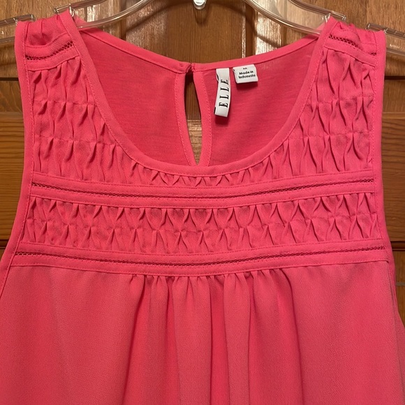 Everyone needs a splash of pink in their wardrobe! - Picture 3 of 4